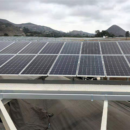 Автономная солнечная электростанция мощностью 180 кВт в Куско