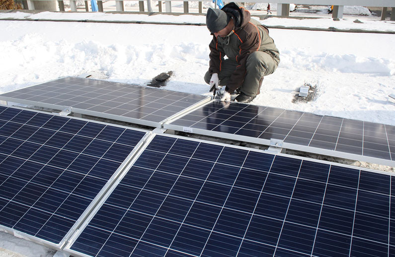 Как обслуживать солнечные панели на фотоэлектрических электростанциях?